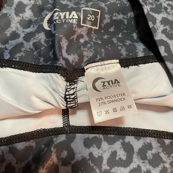 Zyia blue leopard leggings - Picture 3 of 3